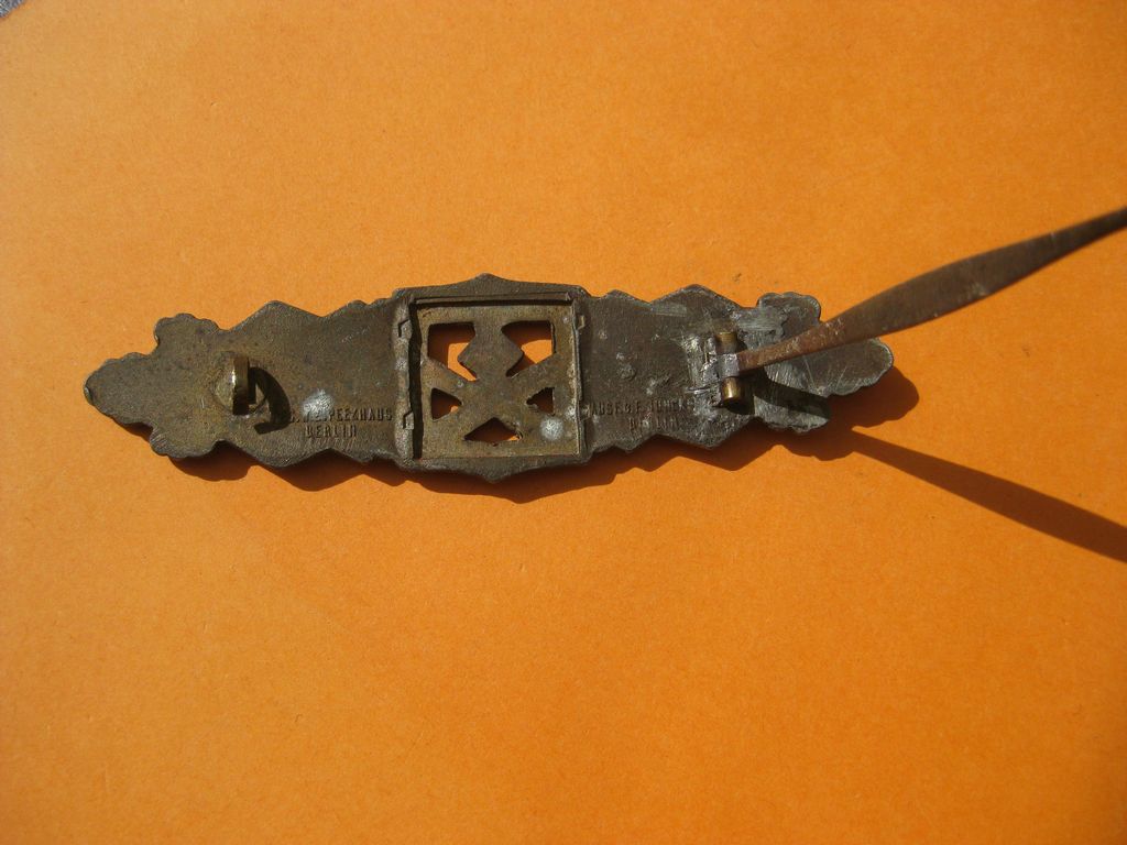 Nahkampfspange in Bronze Hersteller: Juncker Berlin Wehrmacht