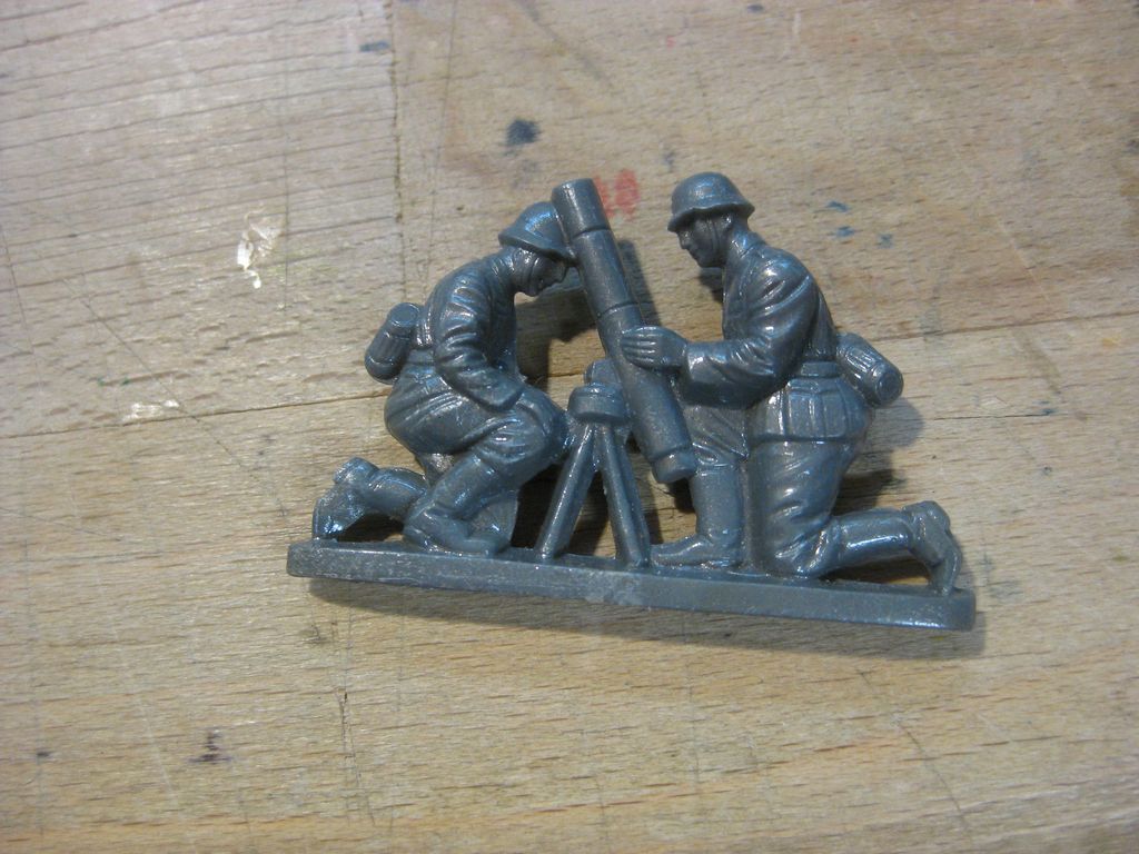 Winterhilfswerk (WHW) Abzeichen Infanterie Heer Granatwerfer Wehrmacht Spielzeug