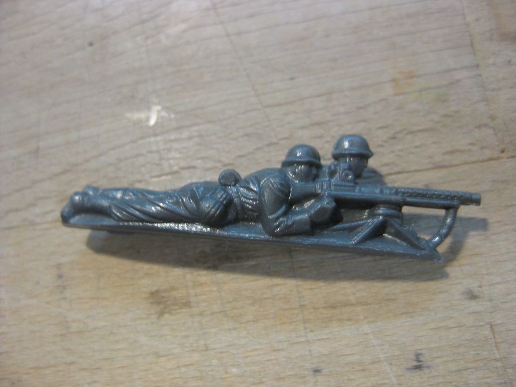 Winterhilfswerk (WHW) Abzeichen Infanterie Heer Wehrmacht MG Maschinengewehr MG42 oder MG34 Spielzeug