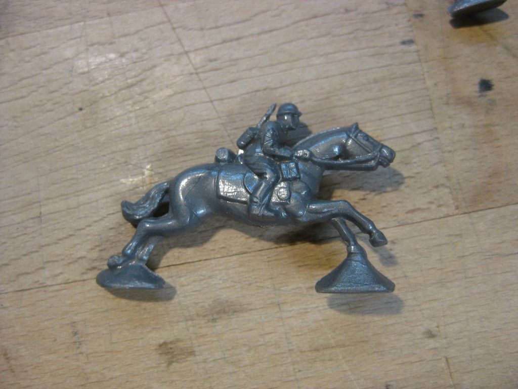 Winterhilfswerk (WHW) Abzeichen Wehrmacht Sturmtruppe Kavallerie Pferd Reiter Spielzeug