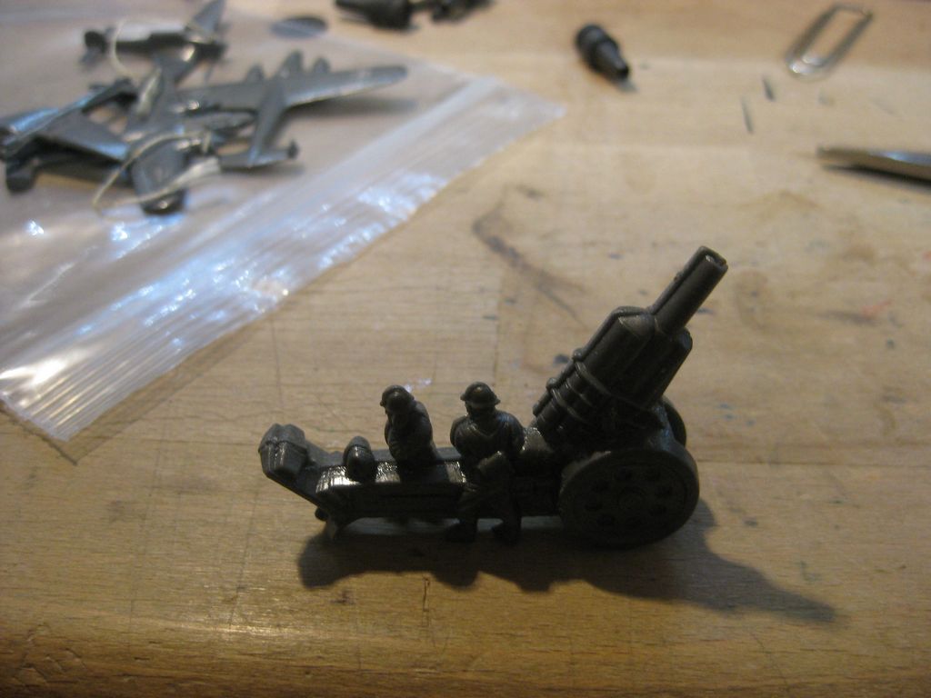 Winterhilfswerk (WHW) Abzeichen Flaktruppe Artillerie Feldkanone Minenwerfer Spielzeug