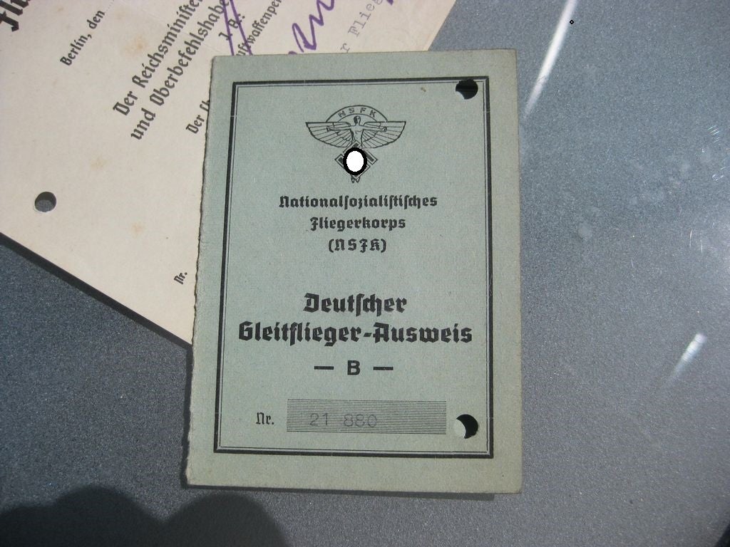 Gleitflieger Ausweis NSFK  Wehrmacht Luftwaffe Verleihungsurkunde zum Flugzeugführerabzeichen