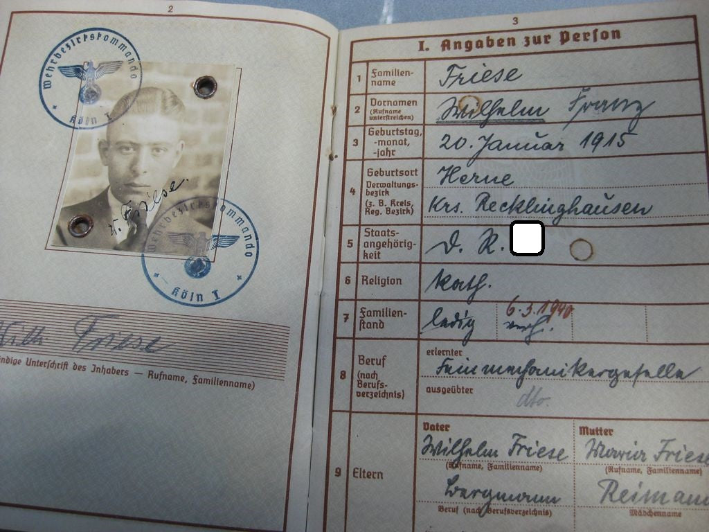 Soldbuch Wehrpaß Wehrmacht Luftwaffe Kriegsverdienstkreuz 1.Klasse mit Schwertern Flaktruppe