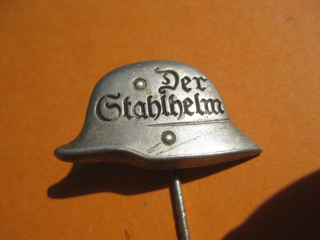 Sehr seltene Variante des Mitgliedsabzeichen Kriegerbund Stahlhelmbund / Bund der Frontsoldaten Kriegerverein