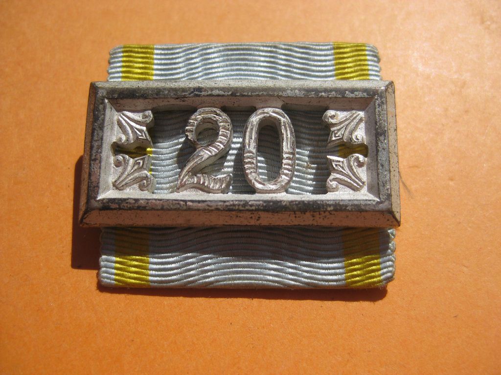 Unbekanntes Abzeichen Orden Ehrenzeichen Dienstauszeichnung Feuerwehrorden ????