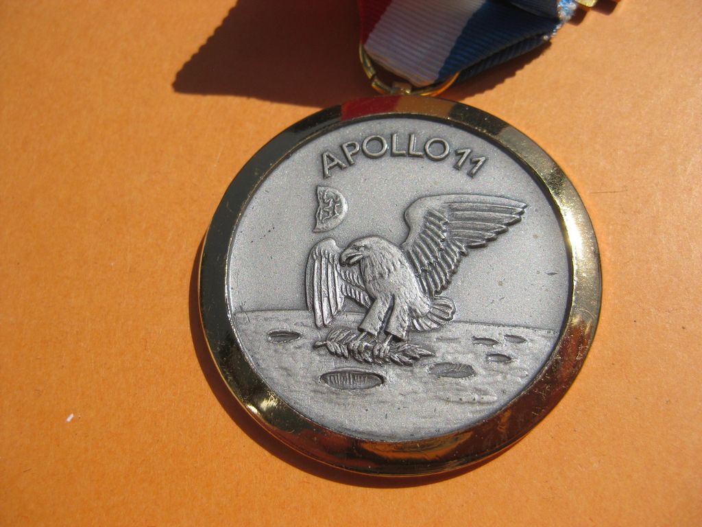 Raumfahrt Saturn Rakete Mondlandung 21. Juli 1969 USA Medaille Apollo 11