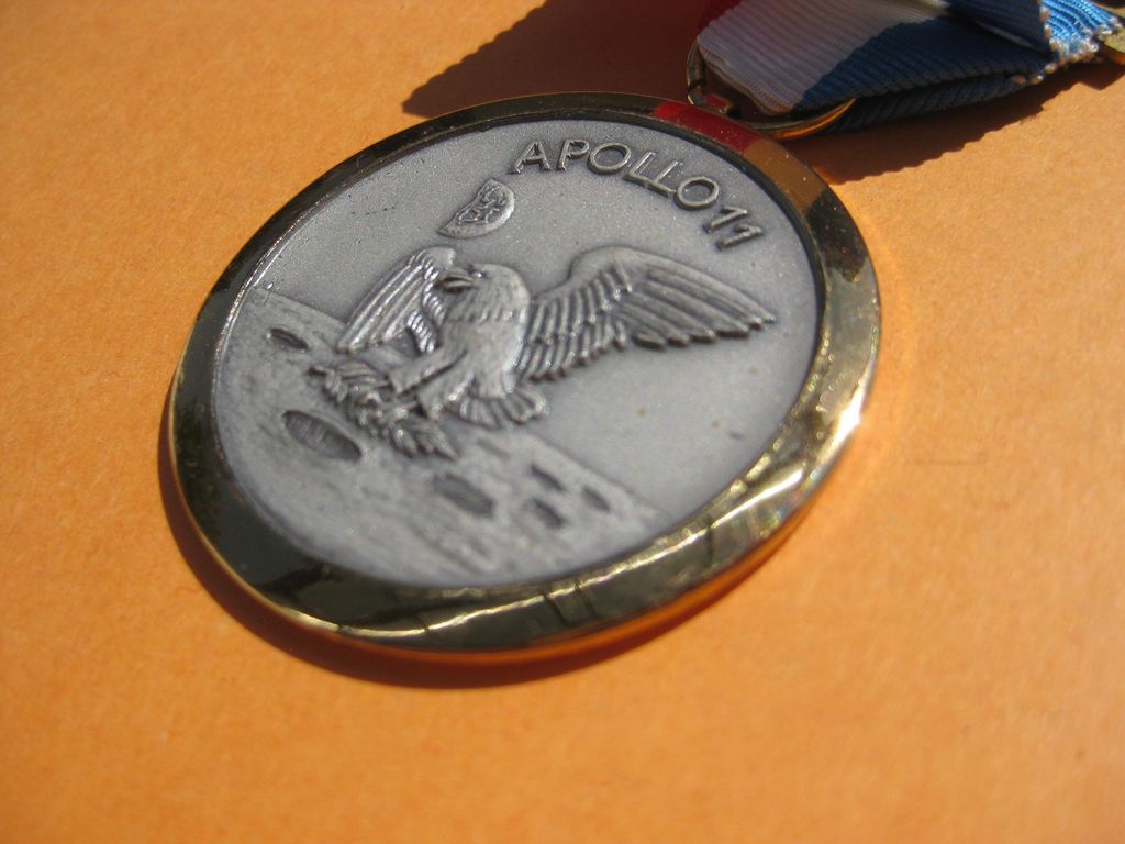 Raumfahrt Saturn Rakete Mondlandung 21. Juli 1969 USA Medaille Apollo 11