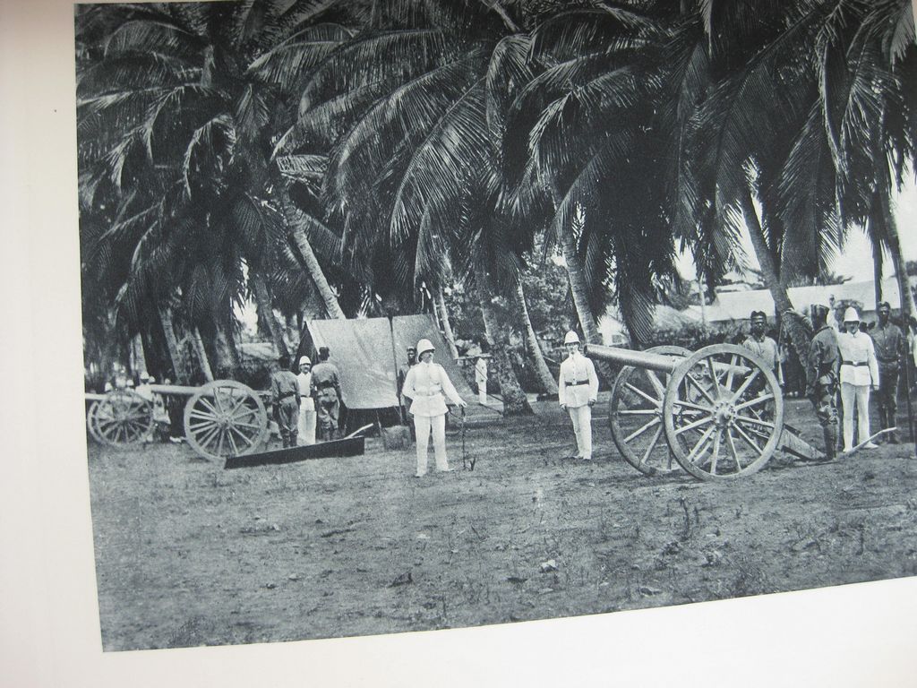 Buch Ehrendenkmal der deutschen Armee und Marine 1971 - 1914 EHRENAUSGABE von 1928