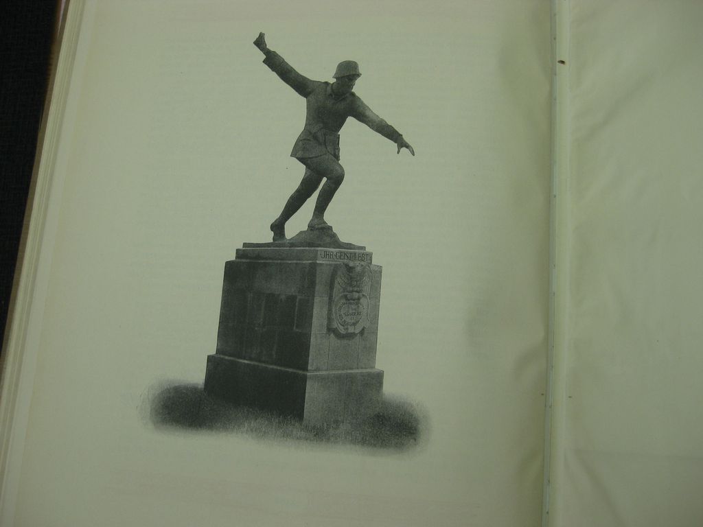 Buch Ehrendenkmal der deutschen Armee und Marine 1971 - 1914 EHRENAUSGABE von 1928