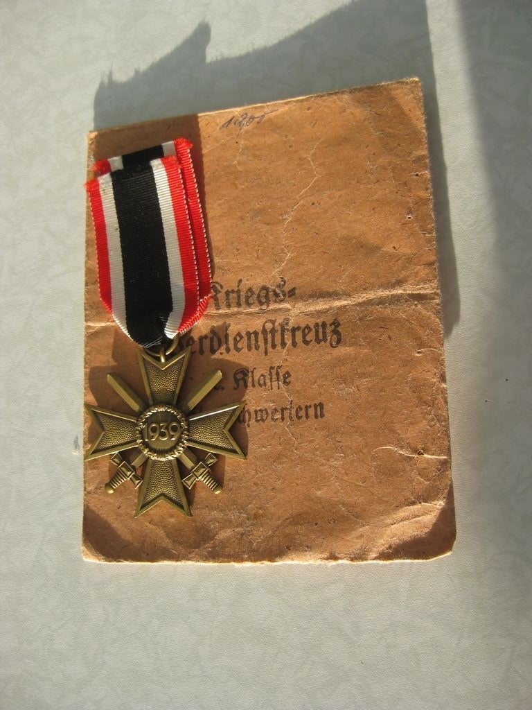 Kriegsverdienstkreuz 2.Klasse mit Schwertern KVK2/39 Hersteller: Emil Herrmann &amp; Co. Gablonz / Neiße Orden Wehrmacht 1939