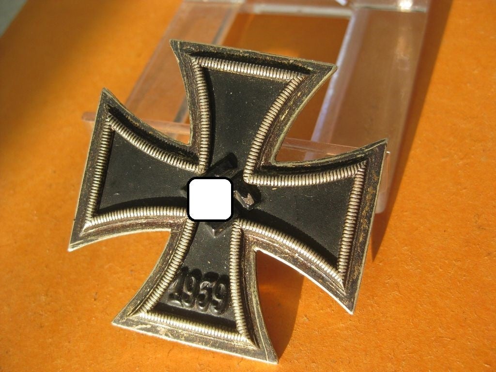 Eisernes Kreuz 1.Klasse Hersteller:  Paul Meybauer (EK1/39) im GRÜNEN Verleihungsetui Mint condition