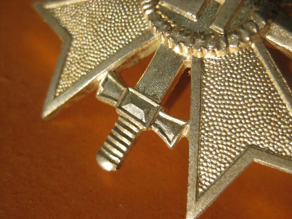 Kriegsverdienstkreuz 1.Klasse mit Schwertern im Verleihungsetui (KVK) Hersteller: „L/55“ Rudolf Wächtler &amp; Lange / Mittweida. Orden Wehrmacht Mint Condition