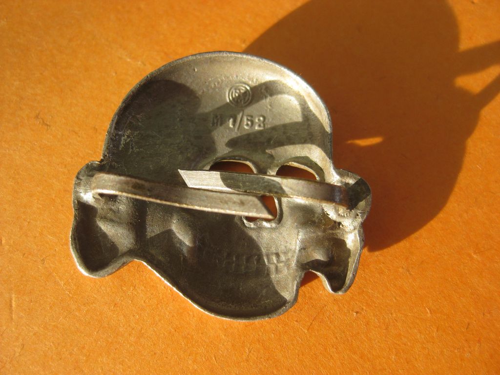 SS - Totenkopf für die Schirmmütze für Führer der Waffen-SS getragene Effekten der Schutzstaffel 1000% alt und ORIGINAL Waffen-SS Martin Harnack