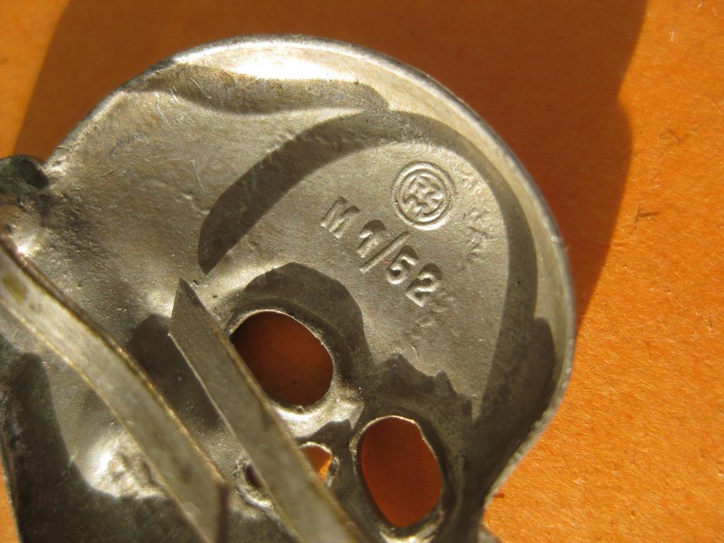 SS - Totenkopf für die Schirmmütze für Führer der Waffen-SS getragene Effekten der Schutzstaffel 1000% alt und ORIGINAL Waffen-SS Martin Harnack