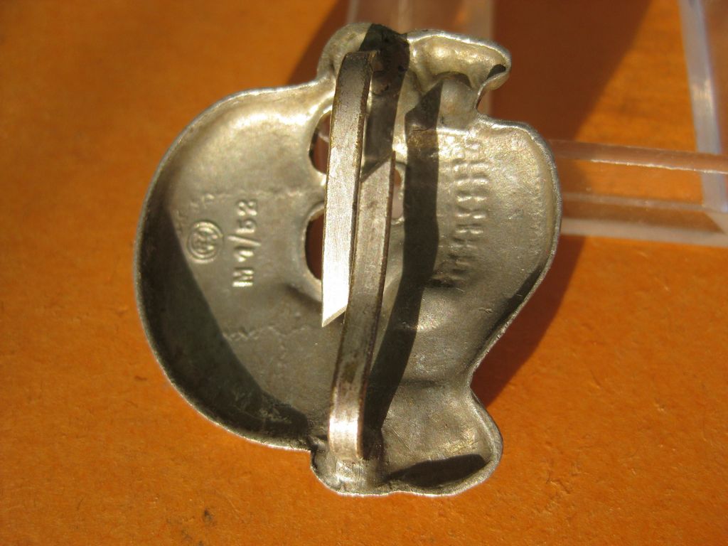 SS - Totenkopf für die Schirmmütze für Führer der Waffen-SS getragene Effekten der Schutzstaffel 1000% alt und ORIGINAL Waffen-SS Martin Harnack