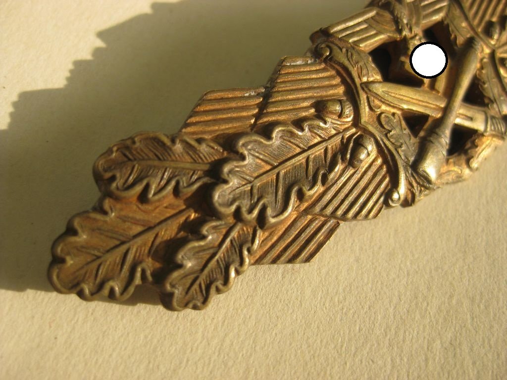 Nahkampfspange in Gold