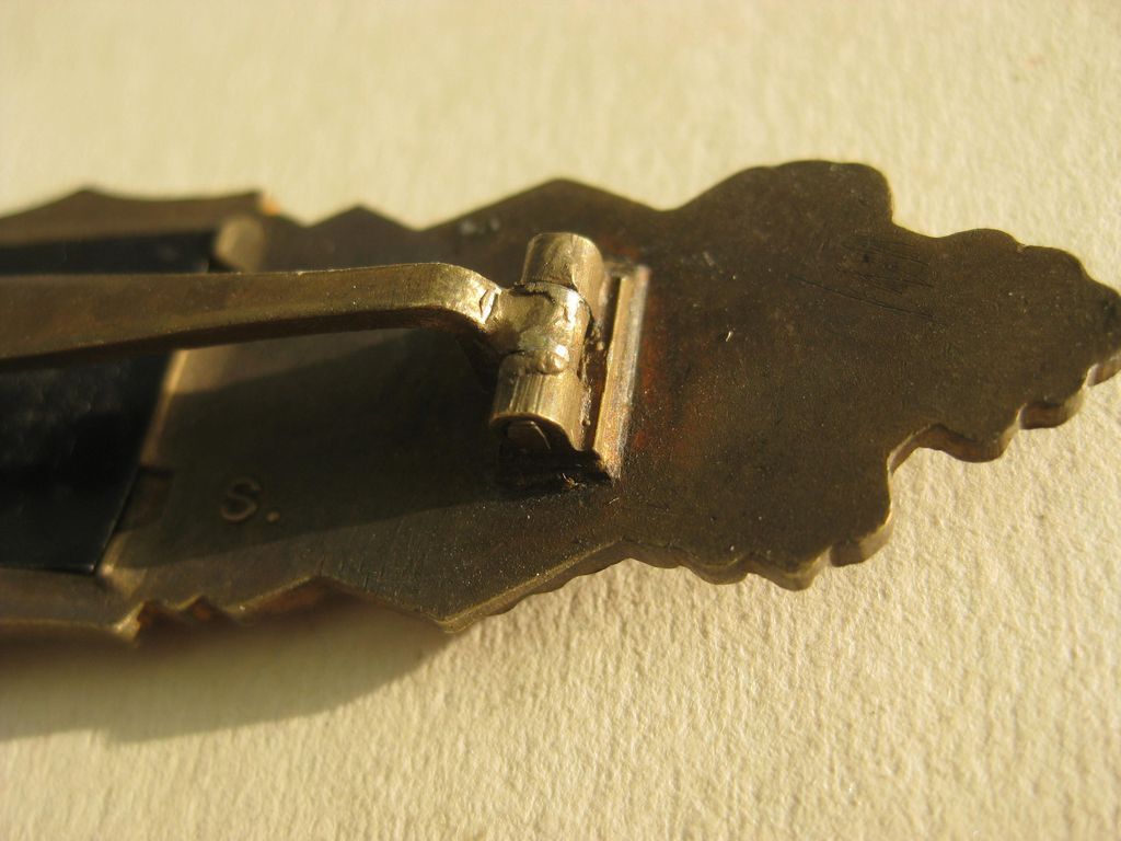 Nahkampfspange in Gold