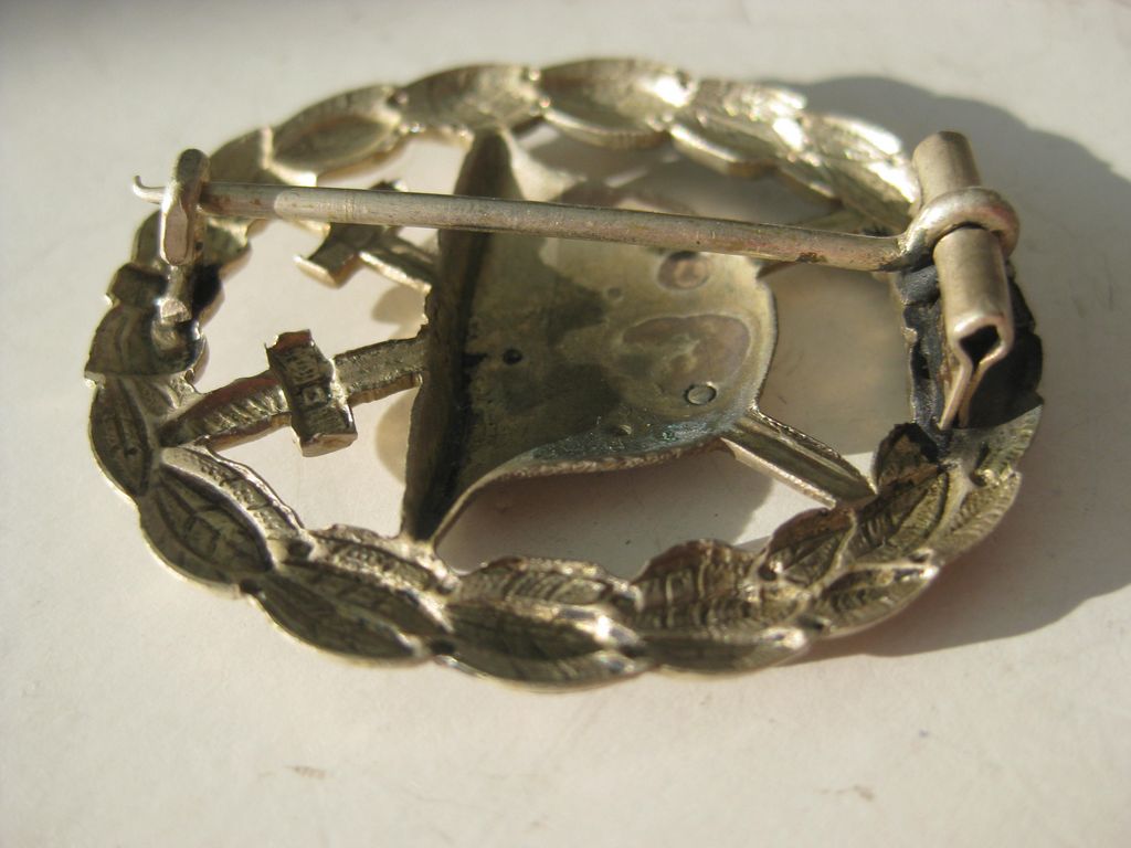 Verwundetenabzeichen in Silber 1918 durchbrochene Ausführung Mint Condition