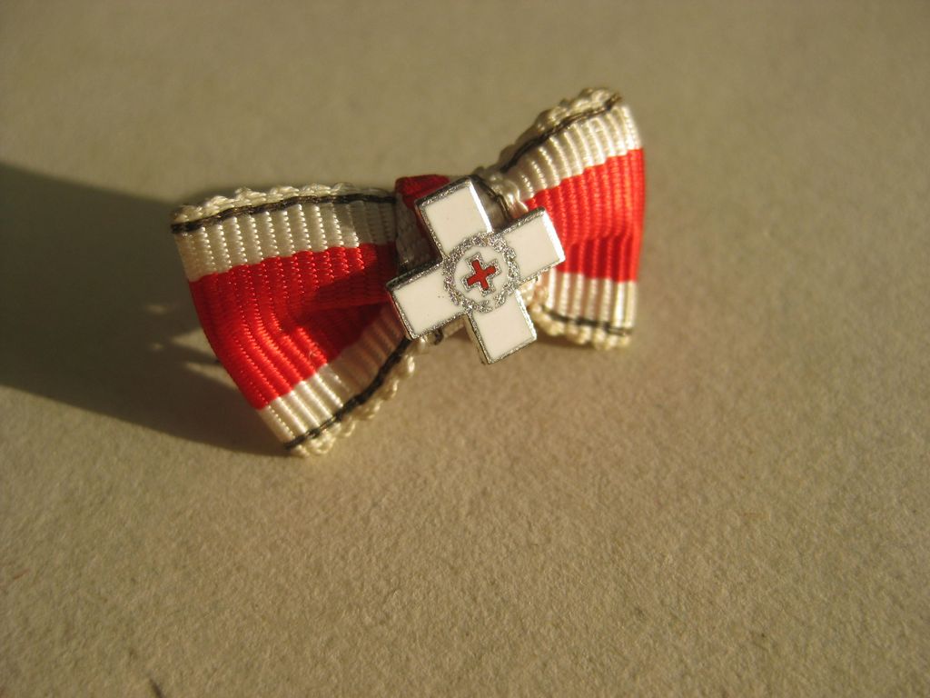 Miniatur Orden Rotes Kreuz an Bandschleife Rot Kreuz Verdienstkreuz