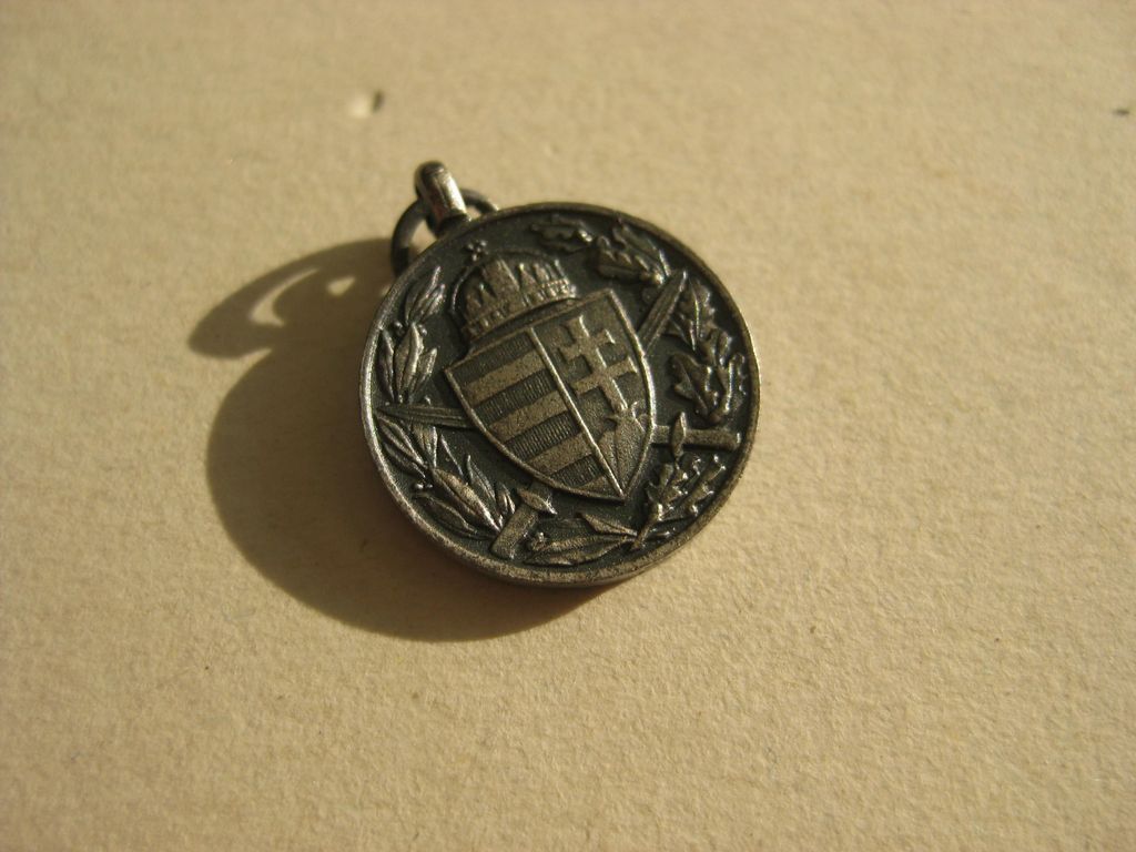 Miniatur ungarische Medaille Ungarn Erinnerungsmedaille für Frontkämpfer 1914 - 1918 Orden Kaiserreich Miniaturkettchen Miniaturkette Frackkette