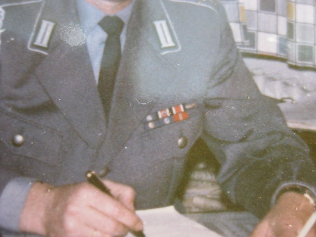 Nahkampfspange in Bronze mit FRONTSCHADEN Orden Wehrmacht aus dem Besitz von Martin Harnack