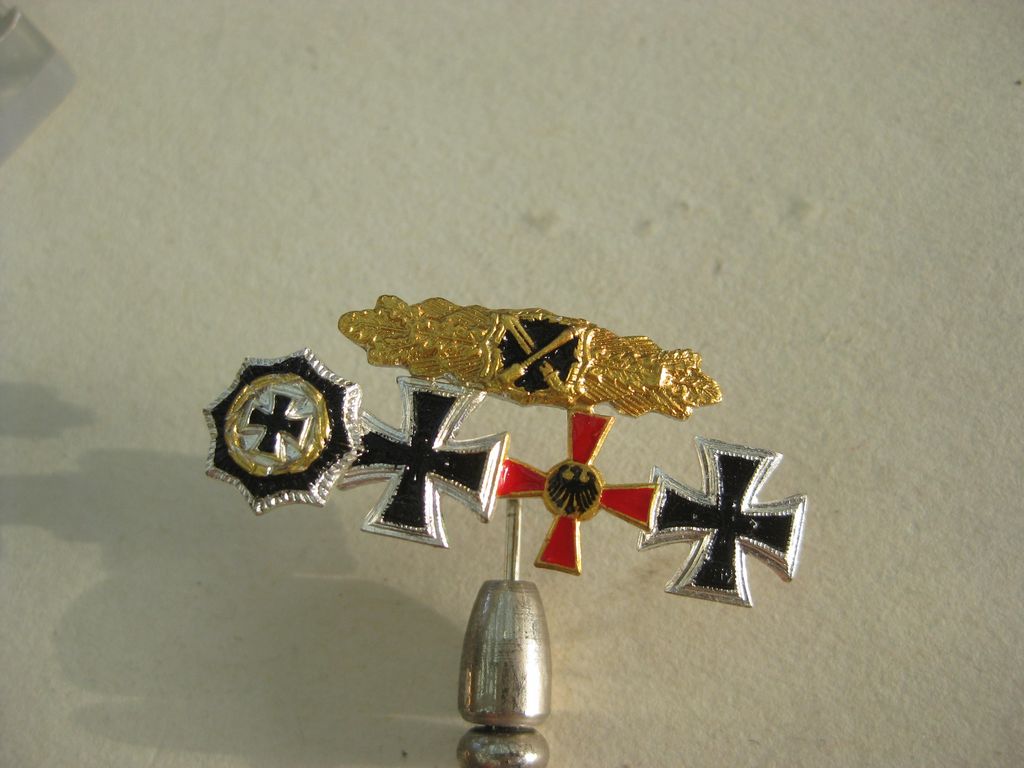 Nahkampfspange in Gold Miniatur Deutsches Kreuz in Gold  Orden Wehrmacht aus dem Besitz von Martin Harnack