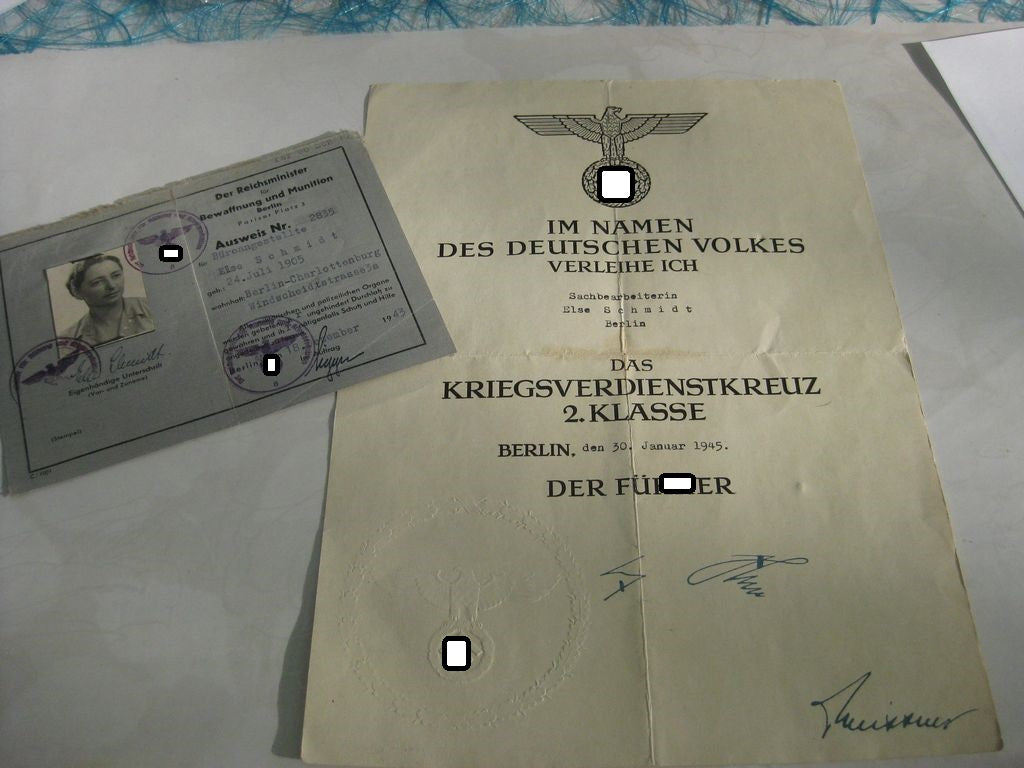 Verleihungsurkunde Kriegsverdienstkreuz an eine FRAU !!!