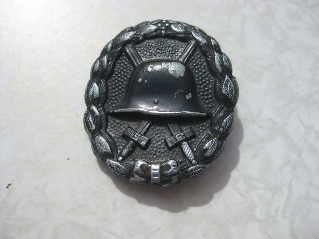 Verwundetenabzeichen in Schwarz 1918 Abzeichen für Verwundete aus Aluminium !!