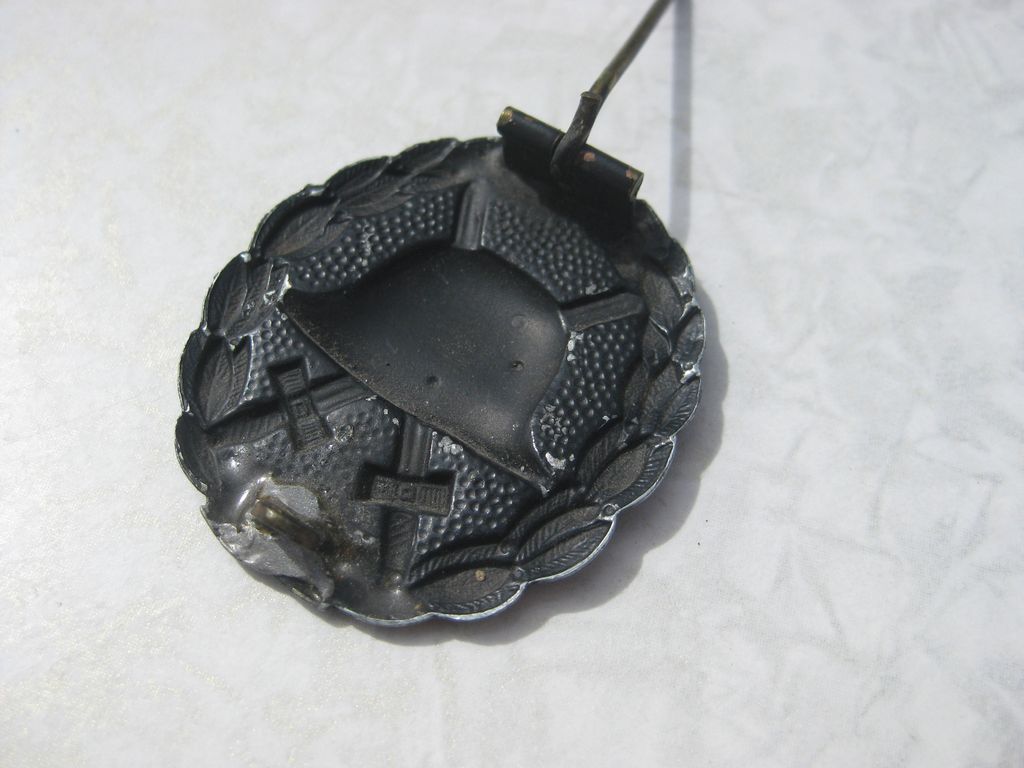 Verwundetenabzeichen in Schwarz 1918 Abzeichen für Verwundete aus Aluminium !!