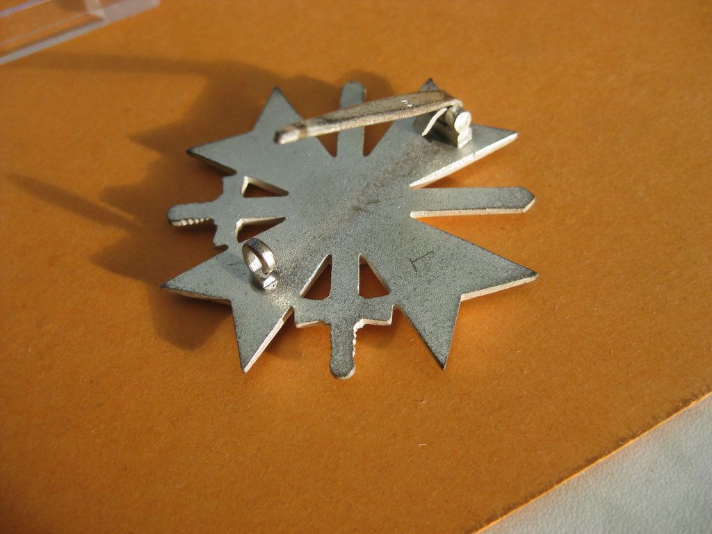 Kriegsverdienstkreuz 1.Klasse mit Schwertern Hersteller: "84" Poellath