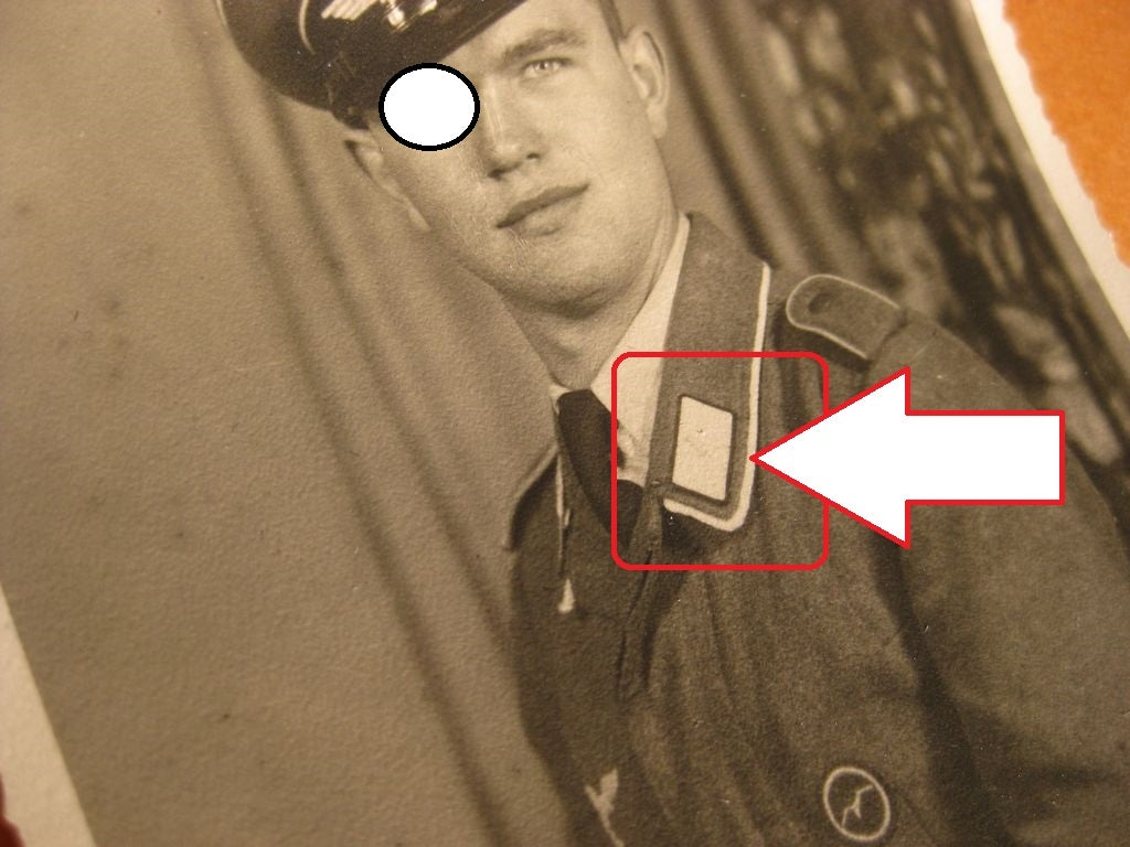 Uniformfoto Luftwaffen Felddivision HG mit HJ-Führersportabzeichen der Wehrmacht 3.Reich