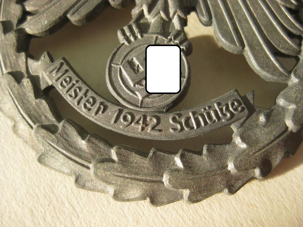 Große goldene Ehrennadel der Tiroler Gaumeisterabzeichen MEISTERSCHÜTZE 1942