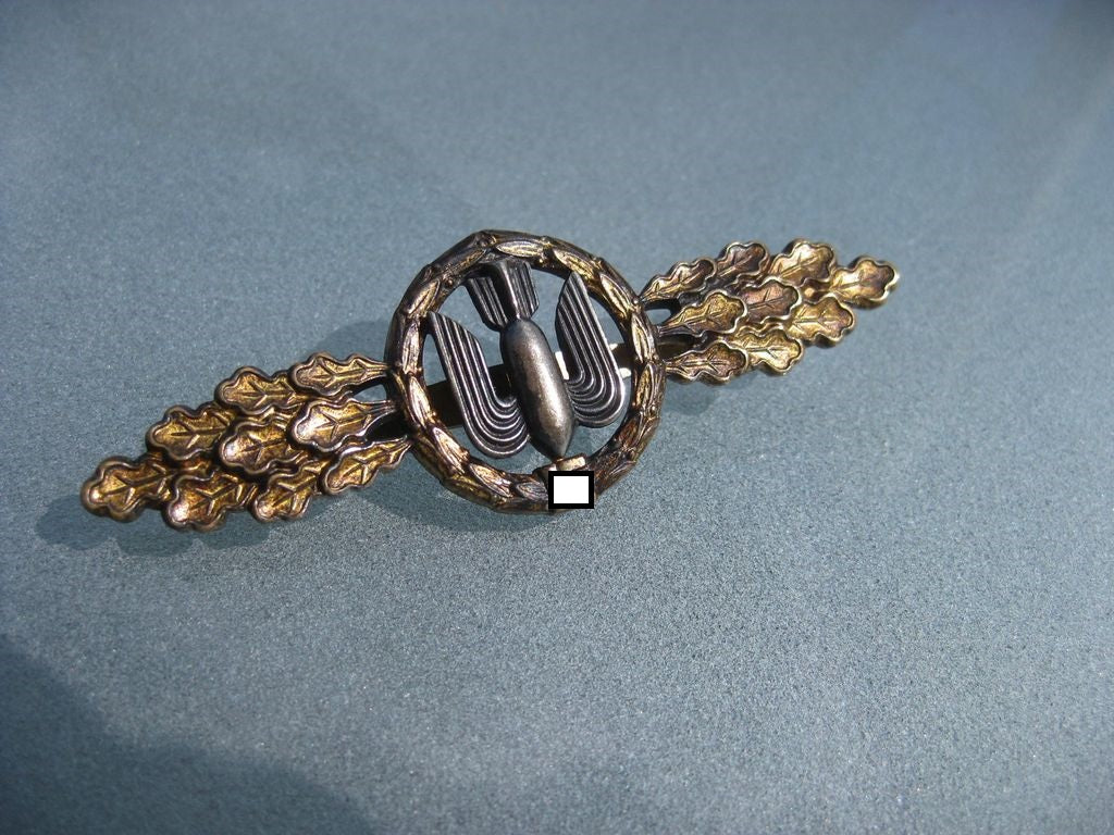 Frontflugspange für Kampfflieger in Gold Hersteller: G.H. OSANG / Dresden