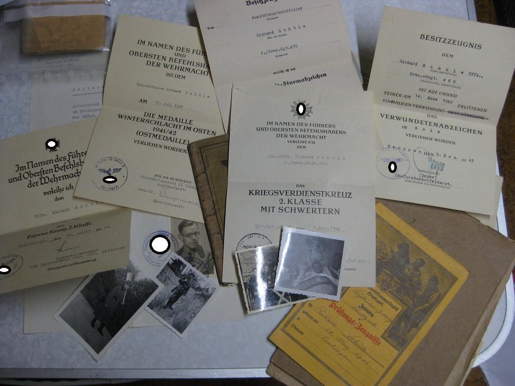 Besitzzeugnis Verleihungsurkunde Eisernes Kreuz Verwundetenabzeichen in Gold Infanterie Sturmabzeichen Ostmedaille etc etc  Wehrmacht