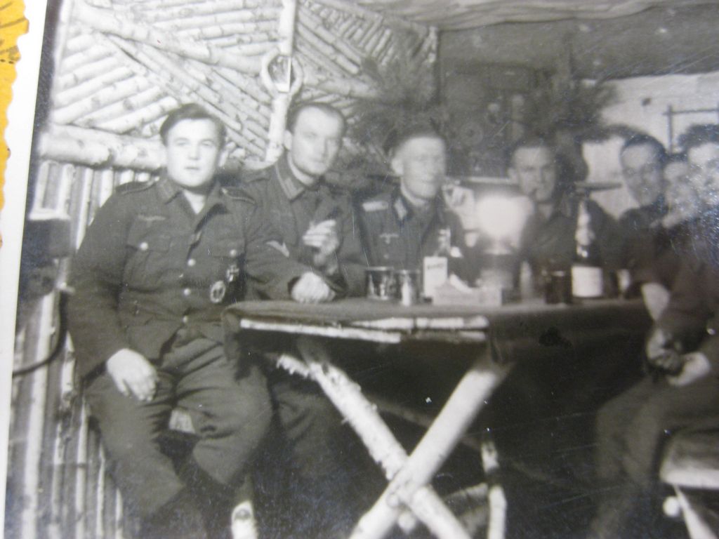 Besitzzeugnis Verleihungsurkunde Eisernes Kreuz Verwundetenabzeichen in Gold Infanterie Sturmabzeichen Ostmedaille etc etc  Wehrmacht