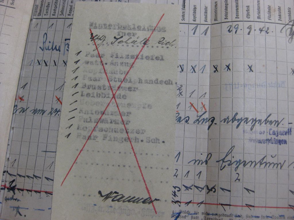 Besitzzeugnis Verleihungsurkunde Eisernes Kreuz Verwundetenabzeichen in Gold Infanterie Sturmabzeichen Ostmedaille etc etc  Wehrmacht