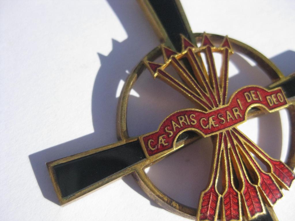 ORIGINALER spanischer Orden vom Joch und den Pfeilen / SPANIEN verliehen an Wehrmachtsoffizier EXTREM SELTENES 1. Modell!!!!