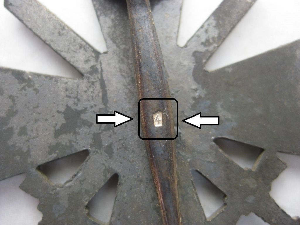 Kriegsverdienstkreuz 1.Klasse mit Schwertern (KVK) Hersteller "4" Steinhauer & Lück / Lüdenscheid