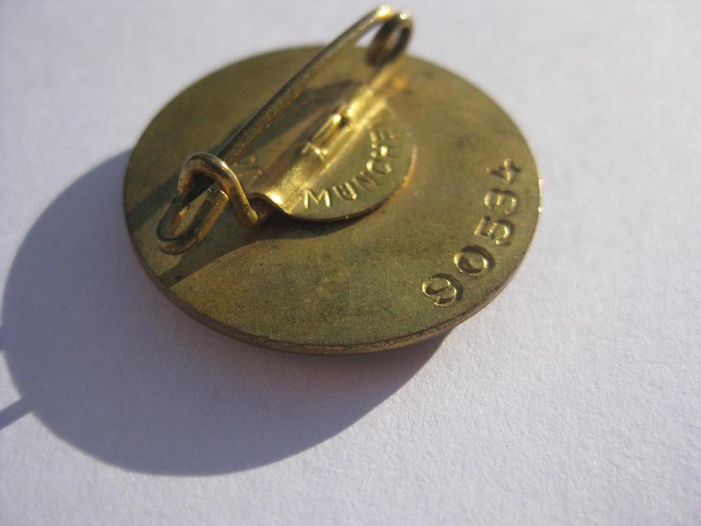 Goldenes Ehrenzeichen der NSDAP