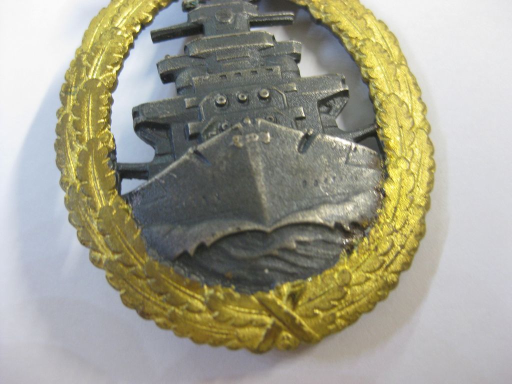 Flottenkriegsabzeichen Schlachtschiff BISMARCK -Mint condition-