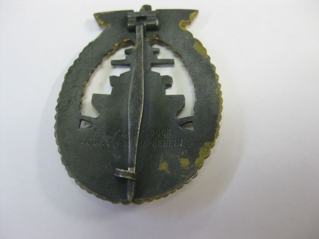 Flottenkriegsabzeichen Schlachtschiff BISMARCK -Mint condition-