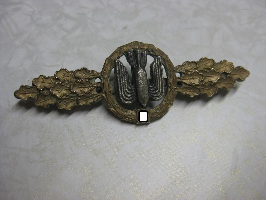 Frontflugspange für Kampfflieger in Bronze Hersteller: C.E. JUNCKER in Berlin