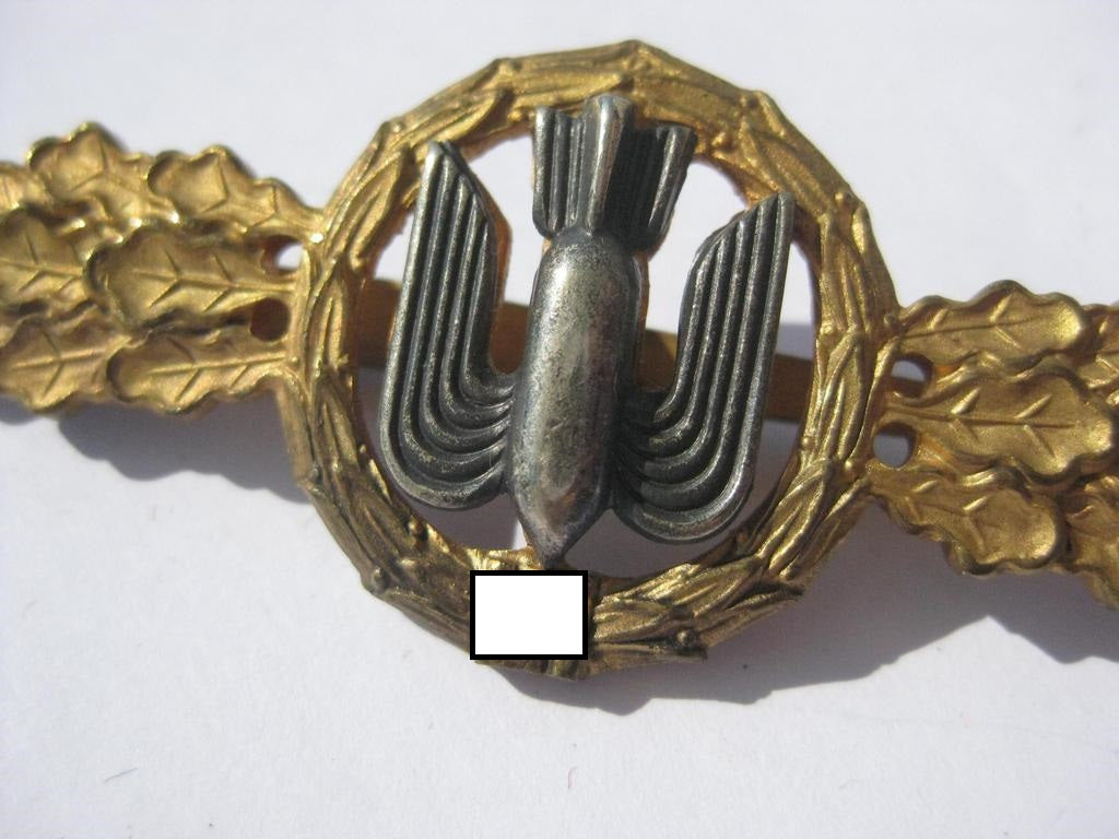 Frontflugspange für Kampfflieger in Gold