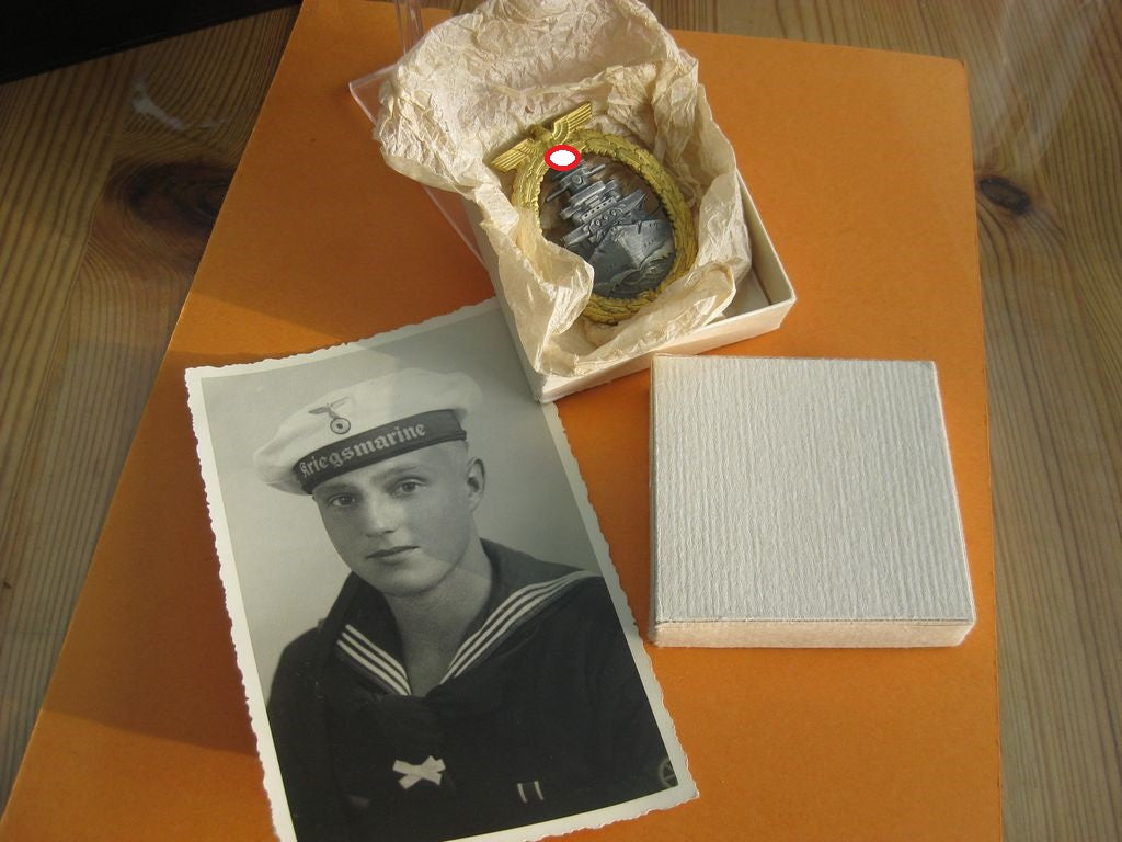 Flottenkriegsabzeichen Dickschiffabzeichen Schlachtschiff Tirpitz POSTHUME Verleihung -Mint condition-