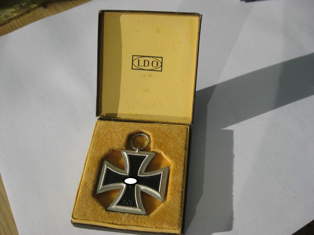 Eisernes Kreuz 2.Klasse 1939 (EK2/39) im Etui &quot;LDO&quot; Verleihungsschachtel