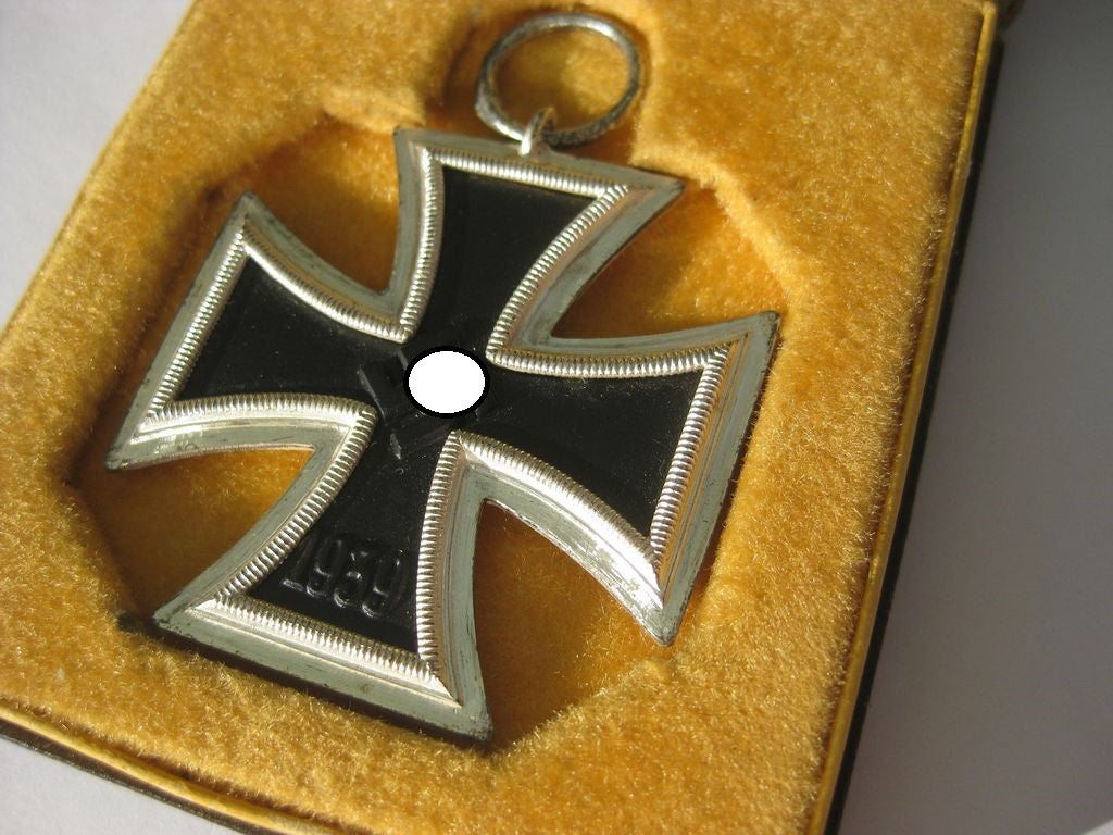 Eisernes Kreuz 2.Klasse 1939 (EK2/39) im Etui &quot;LDO&quot; Verleihungsschachtel