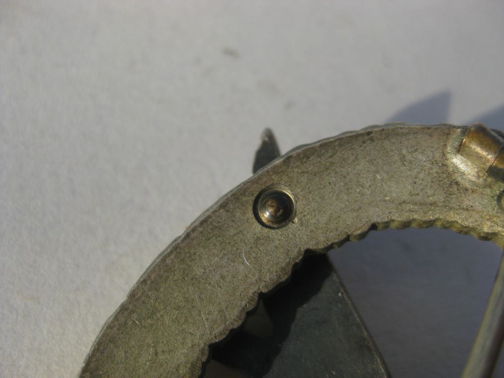 Fliegerschützenabzeichen mit Blitzbündeln der deutschen Luftwaffe / Wehrmacht