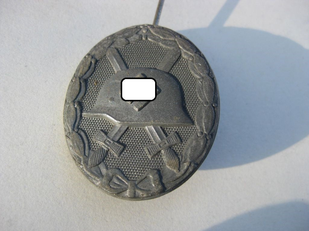 Verwundetenabzeichen in Silber Hersteller: L/18  sehr seltene Variante