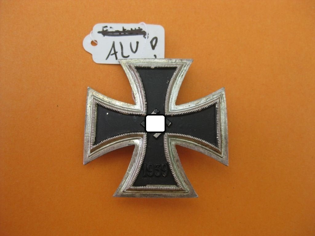 Schinkelkreuz Eisernes Kreuz 1.Klasse 1939 (EK1/39) unbekannter Hersteller unmagnetisches Stück mit !!!! Aluminium- oder Zinkkern !!!!! Schinkelform