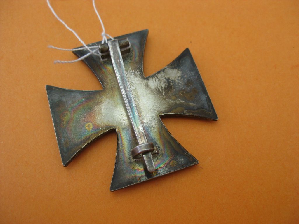 Eisernes Kreuz 1.Klasse 1939 (EK1/39) Hersteller: "20" UND "L/52"  DOPPELSTEMPEL